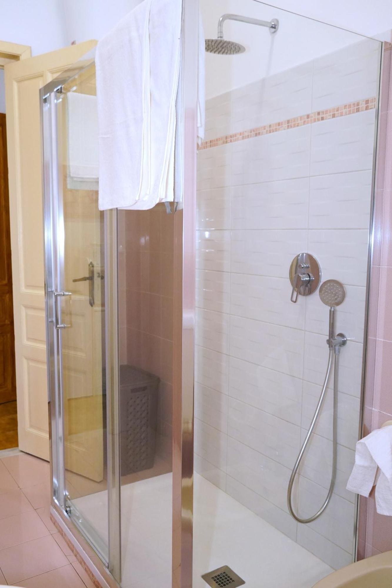 Apartment With Terrace In The City Centre Of Zafferana Etnea Esterno foto